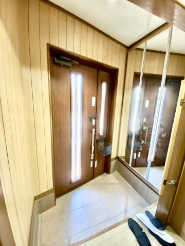 大庄西町3丁目一戸建の玄関