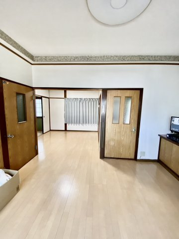 大庄西町3丁目一戸建の洋室