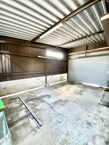 大庄西町3丁目一戸建の駐車場