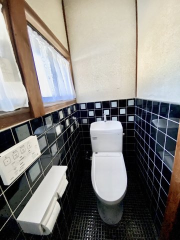 大庄西町3丁目一戸建のトイレ