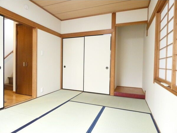 長久手市東狭間戸建の居間・リビング