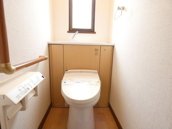 長久手市東狭間戸建のトイレ