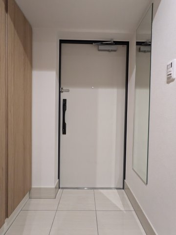 ジェイアール稲毛駅前レジデンスの玄関