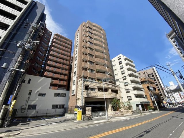 プレサンス泉セレグレードの外観