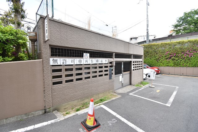 【その他共用部分】 | 千里山田グリーンハイツ3号棟 | 現在ご返済中のカーローン・カードローン・教育ローンなどを住宅ローンに一本化したり、家具家電購入費用・引越し費用を住宅ローンと組み合わせるなど、お客さまにメリットの多い住宅ローンのご提案が可能です。