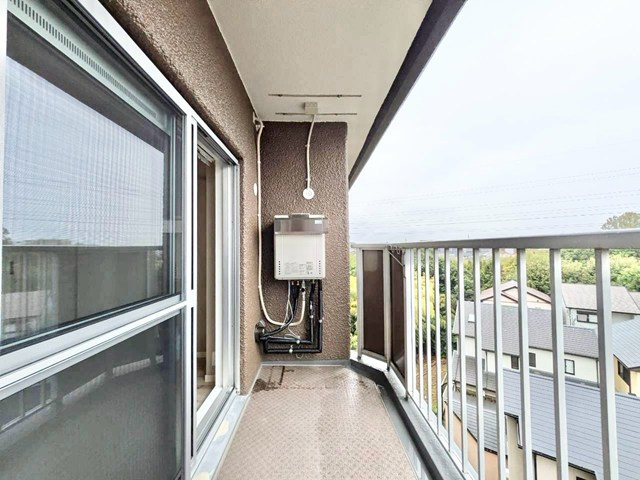 【バルコニー】 | 千里山田グリーンハイツ3号棟 | 物件購入の段取りを知りたいお客様には、「ご検討からご契約までの一連の流れ」をご説明させて頂きます。初めて物件購入を検討された方は、ぜひご参考になさって下さい。