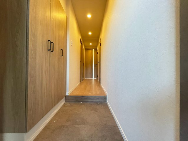 緑地東ロイヤルマンションの玄関|収納もある玄関です