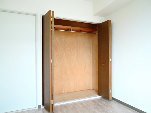 高槻市城南町４丁目の賃貸マンションの収納