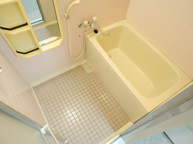 高槻市城南町４丁目の賃貸マンションの浴室