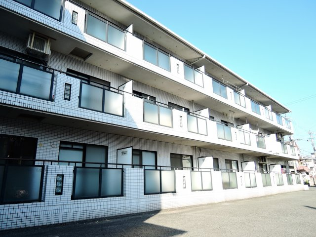 高槻市城南町４丁目の賃貸マンションの外観