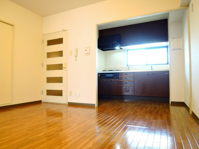 高槻市城南町４丁目の賃貸マンションの居間・リビング
