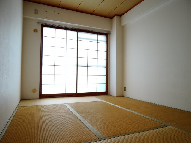高槻市城南町４丁目の賃貸マンションの和室