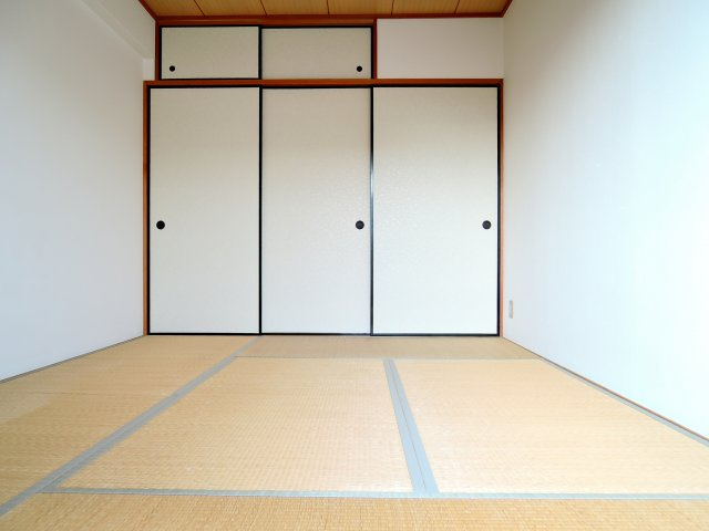 高槻市城南町４丁目の賃貸マンションの寝室