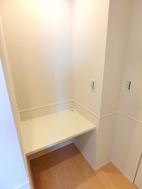 アルバニ府中の内装|★パソコン作業できるカウンター★