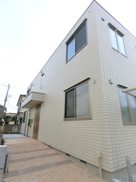 アルバニ府中