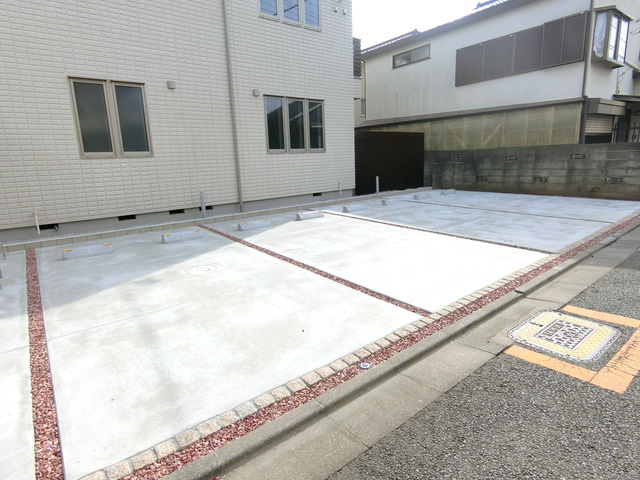 アルバニ府中の駐車場|★敷地内駐車場★