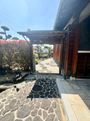【エントランス】 | 禁野本町2丁目（古民家住宅蔵部分）