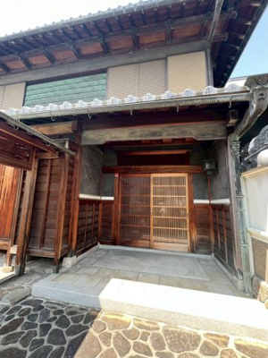 【エントランス】 | 禁野本町2丁目（古民家住宅蔵部分）