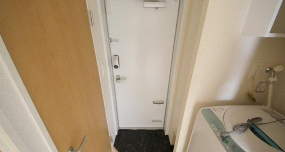 クレイノともすⅡの玄関