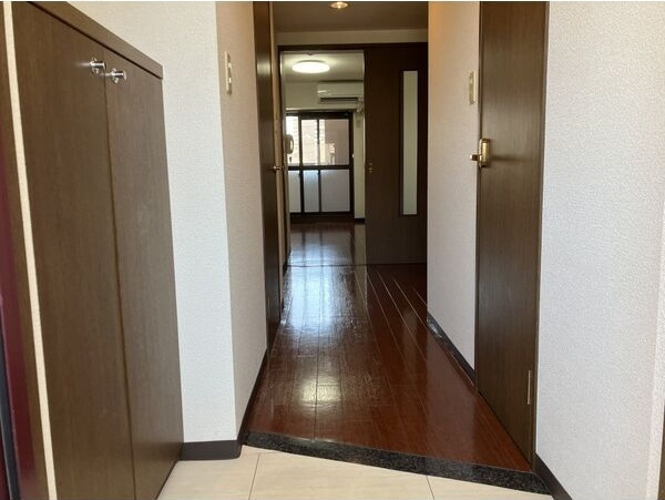 YOSHIX代官町の玄関