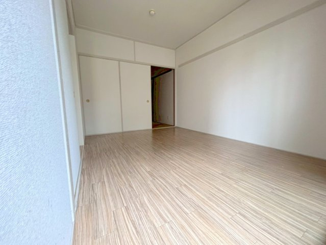 誼マンションの居間・リビング
