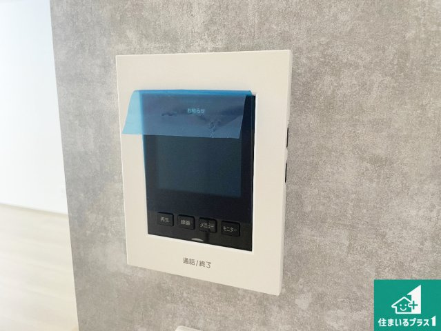 東大阪市西上小阪　新築一戸建ての防犯設備|カラーモニターインターホン！声だけでなく来訪者の姿や顔がモニターで確認できるので、小さなお子様がいらっしゃるご家庭でも安心できます！