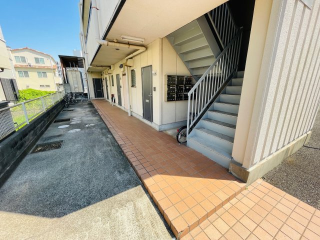 メゾン梅沢　きよしヶ丘のエントランス