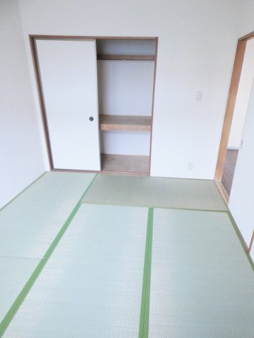 サニーホームズの和室