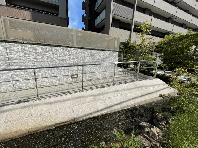 アルファステイツ岡山厚生町のその他共用部分|スロープもあります。