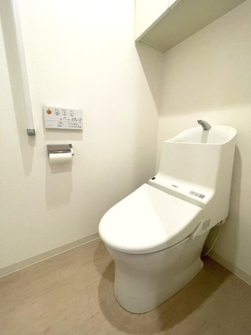 アルファステイツ岡山厚生町のトイレ|保温・洗浄機能付きトイレです。