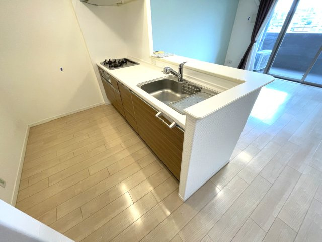 アルファステイツ岡山厚生町のキッチン|対面式のオープンキッチンです。