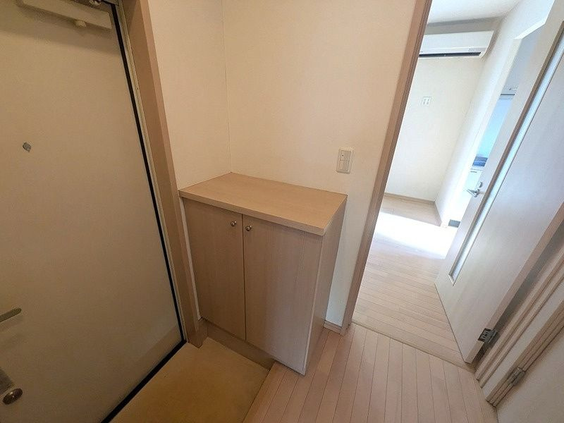ＦＬＡＸ鷹番 の玄関