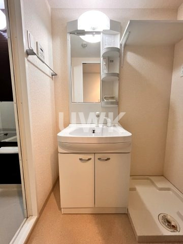 LUXE中書島の独立洗面台