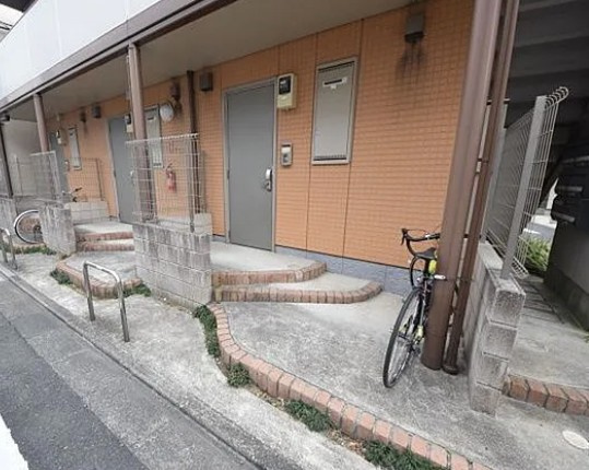 リヴェール高円寺のエントランス