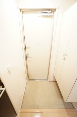 【玄関】 | スプリングフォレストＢ | ※同物件、同タイプ、間取り反転のお部屋です
