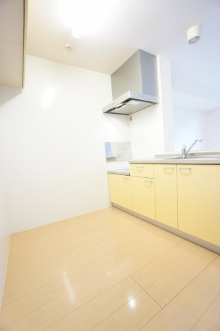 【キッチン】 | スプリングフォレストＢ | ※同物件、同タイプ、間取り反転のお部屋です