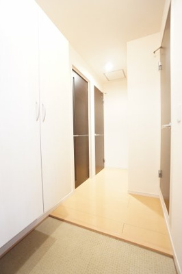 【玄関】 | スプリングフォレストＢ | ※同物件、同タイプ、間取り反転のお部屋です