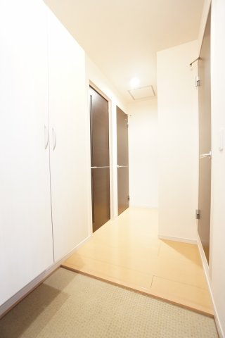 【玄関】 | スプリングフォレストＢ | ※同物件、同タイプ、間取り反転のお部屋です