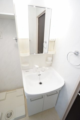 【独立洗面台】 | スプリングフォレストＢ | ※同物件、同タイプ、間取り反転のお部屋です