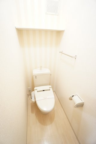 【トイレ】 | スプリングフォレストＢ | ※同物件、同タイプ、間取り反転のお部屋です