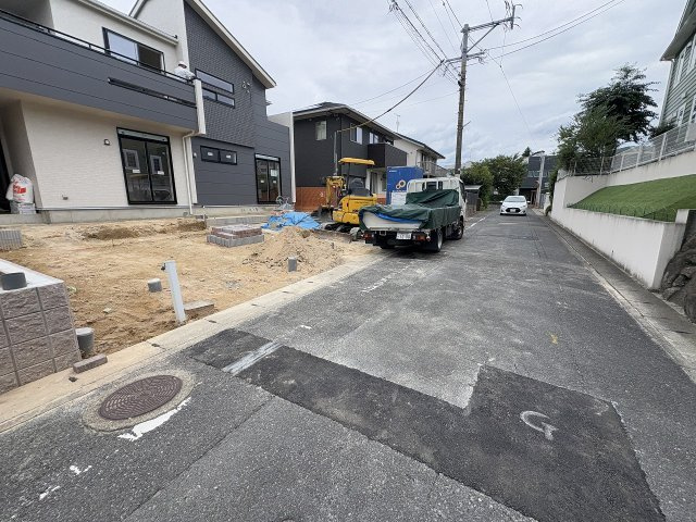 【その他】 | 福岡市南区鶴田4丁目第1　1号棟（全1棟）【仲介手数料無料・0円】 | 現地写真。前面道路です。