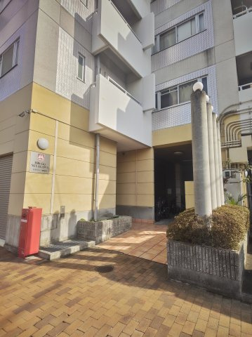 ヒルズシティ寝屋川のエントランス|ゆとりのあるエントランスです