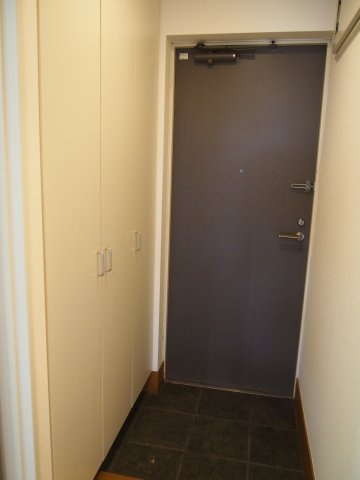 プライムアーバン町屋サウスコートの玄関|※参考写真