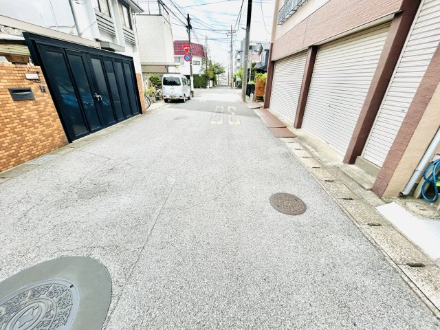 千葉市花見川区花園2丁目2期の前面道路含む現地写真