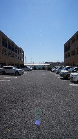 グラン　ボヌール　Ⅰの駐車場