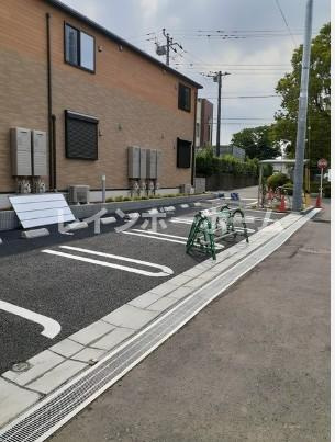 ブライトAの駐車場