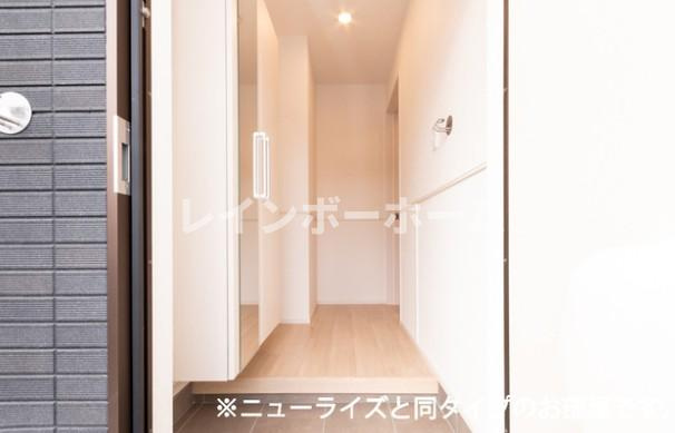 ブライトAの玄関