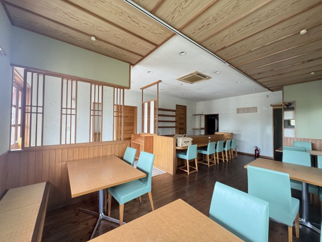 「店舗付き住宅」高知市潮見台　中古一戸建てのその他|1階部分は店舗だけでなく、住居スペースとして活用することもできます♪