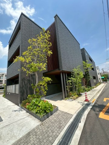 LINDEN PLACE