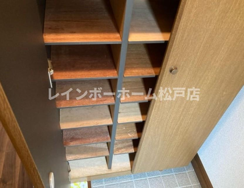 セレーノ【仲介手数料：50％OFF】対象物件！の収納|こまごまとしたものを収納できそうですね